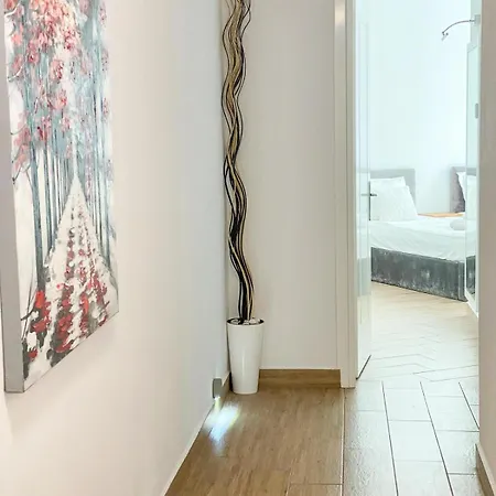 Villa Hana With Pool Shetaj