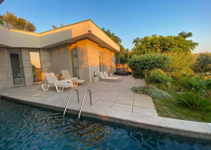 فيلة Hana With Pool Shetaj